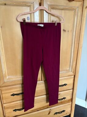 Accent Burgundy High-Waisted Leggings Size L – Stretchy Slim Fit Pull-On